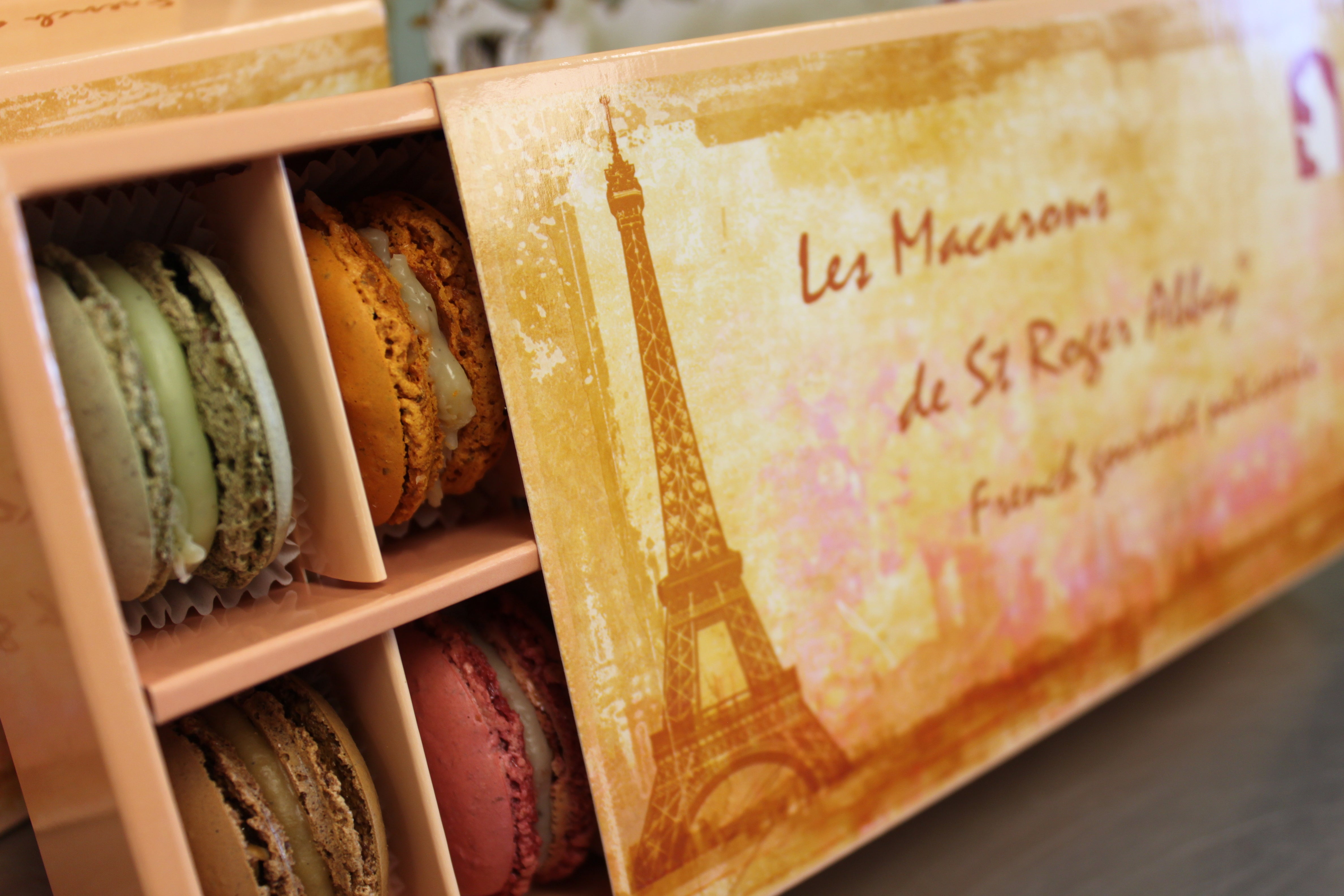 Organic Paris Tour Eiffel 12-French Macaron Assortment