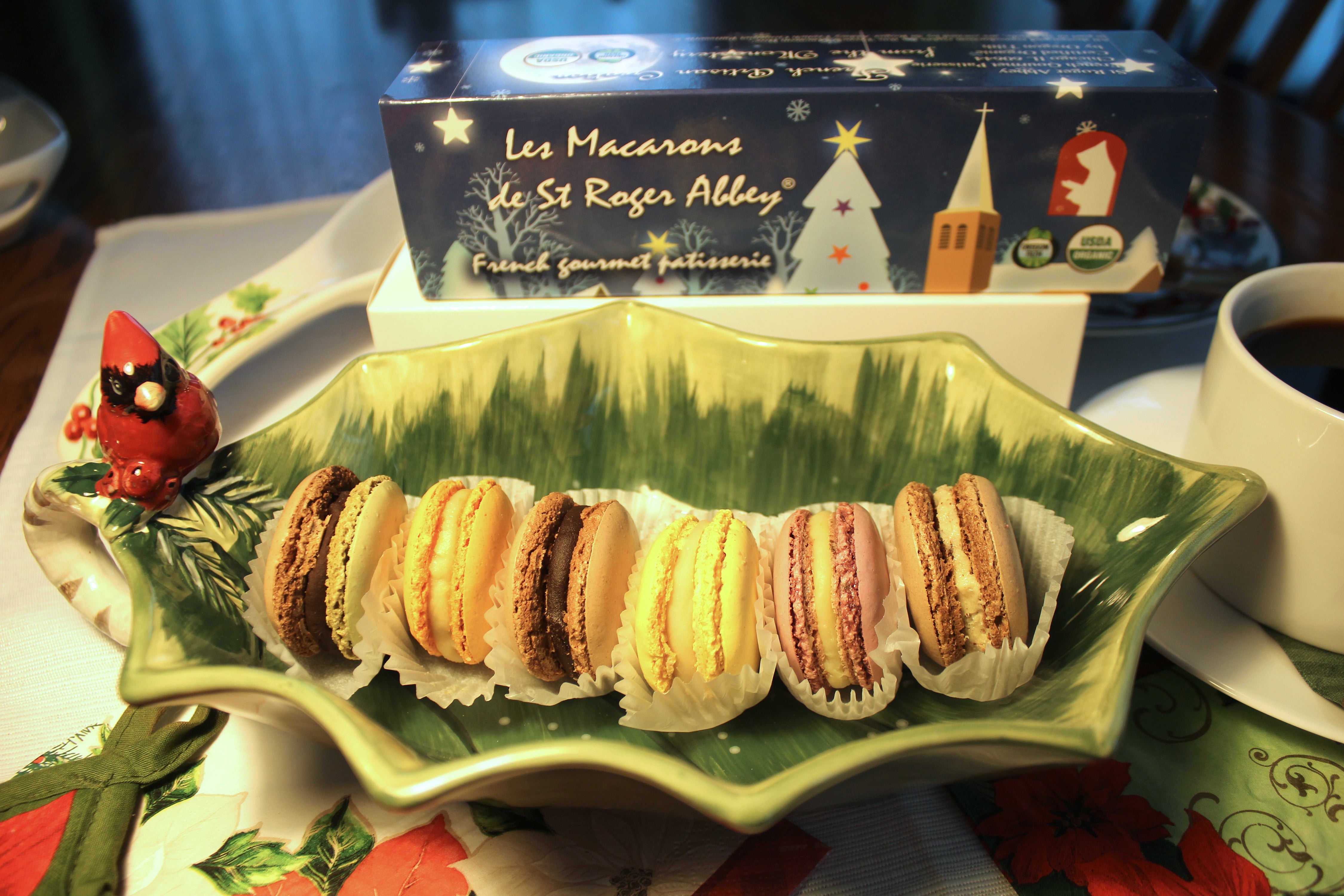 Organic Nuit de Noel 6-French Macaron Assortment